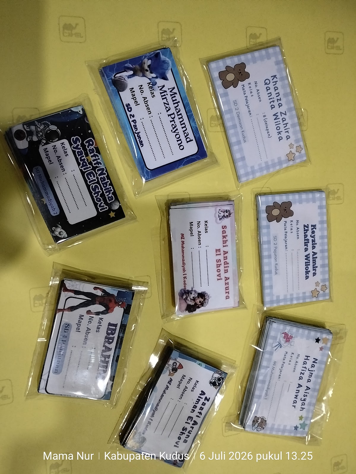 Kartu identitas dan badge plastik